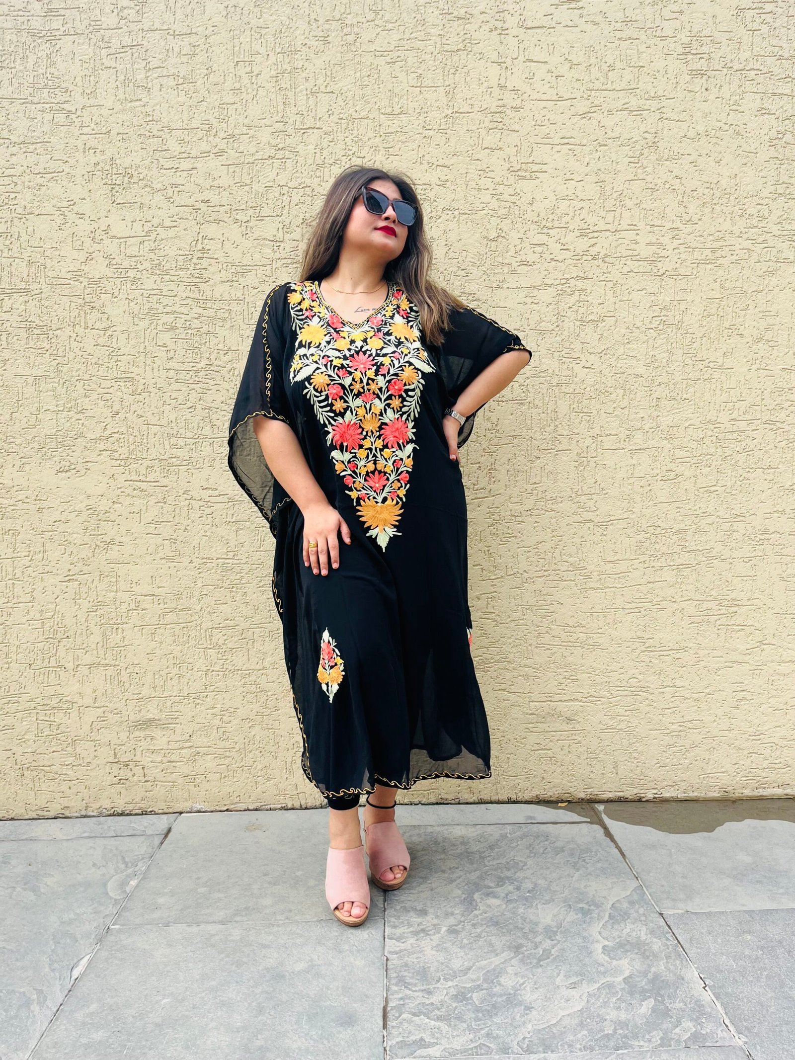 Embrace Summer with Our Lightweight Black Kaftaan - Image 3