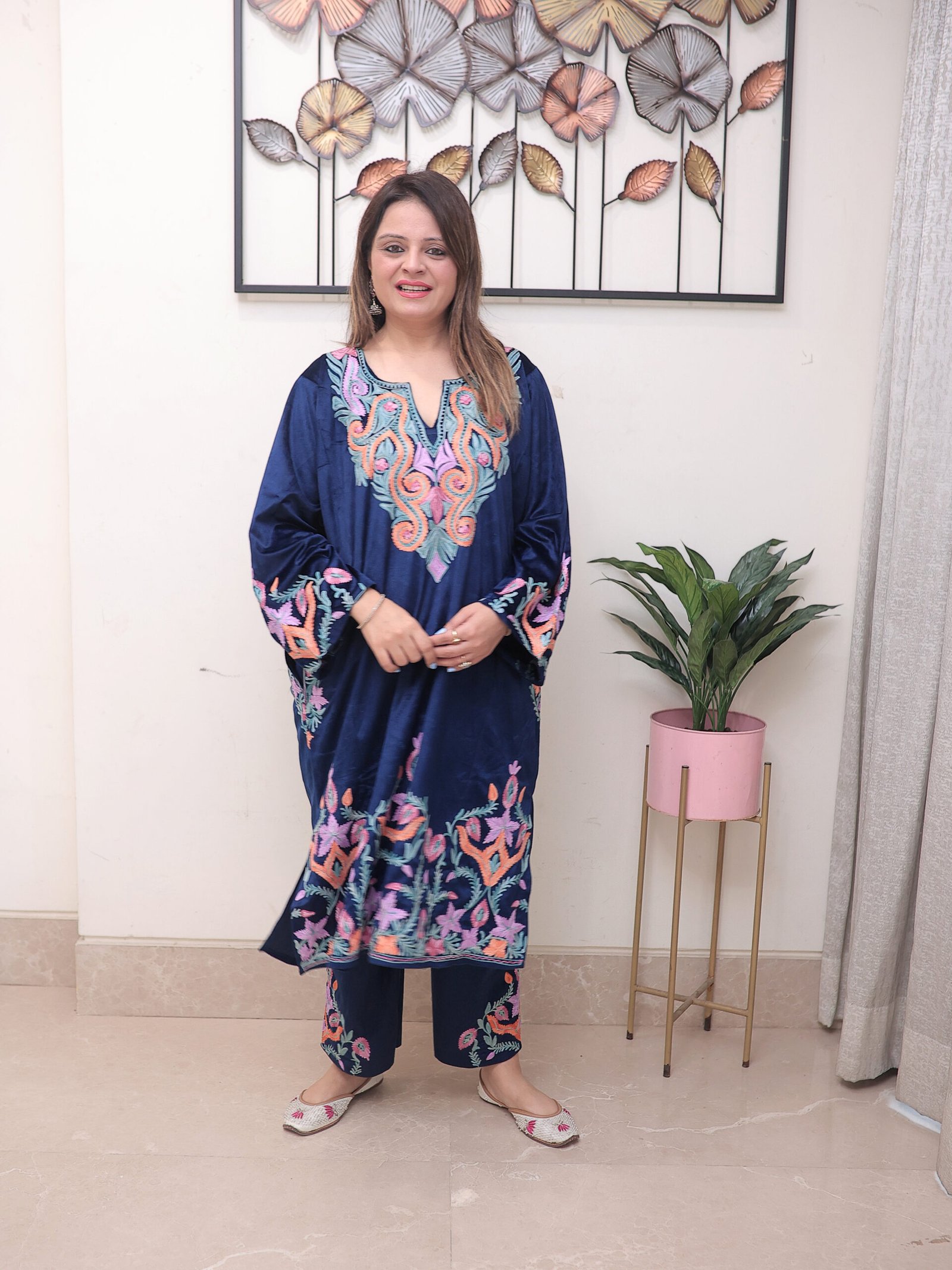 Blue Velvet Pheran Co-ords - Image 3