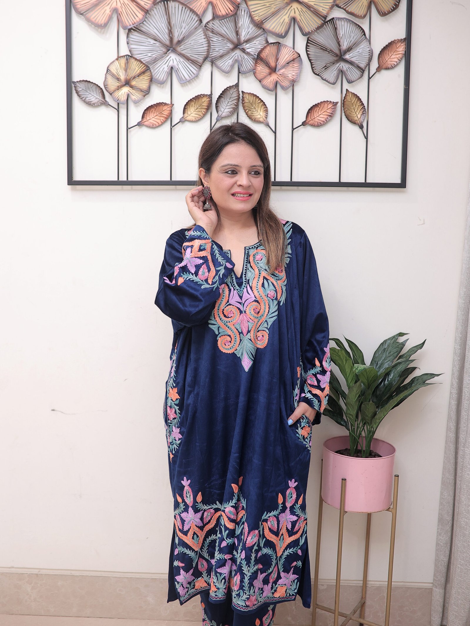 Blue Velvet Pheran Co-ords - Image 5