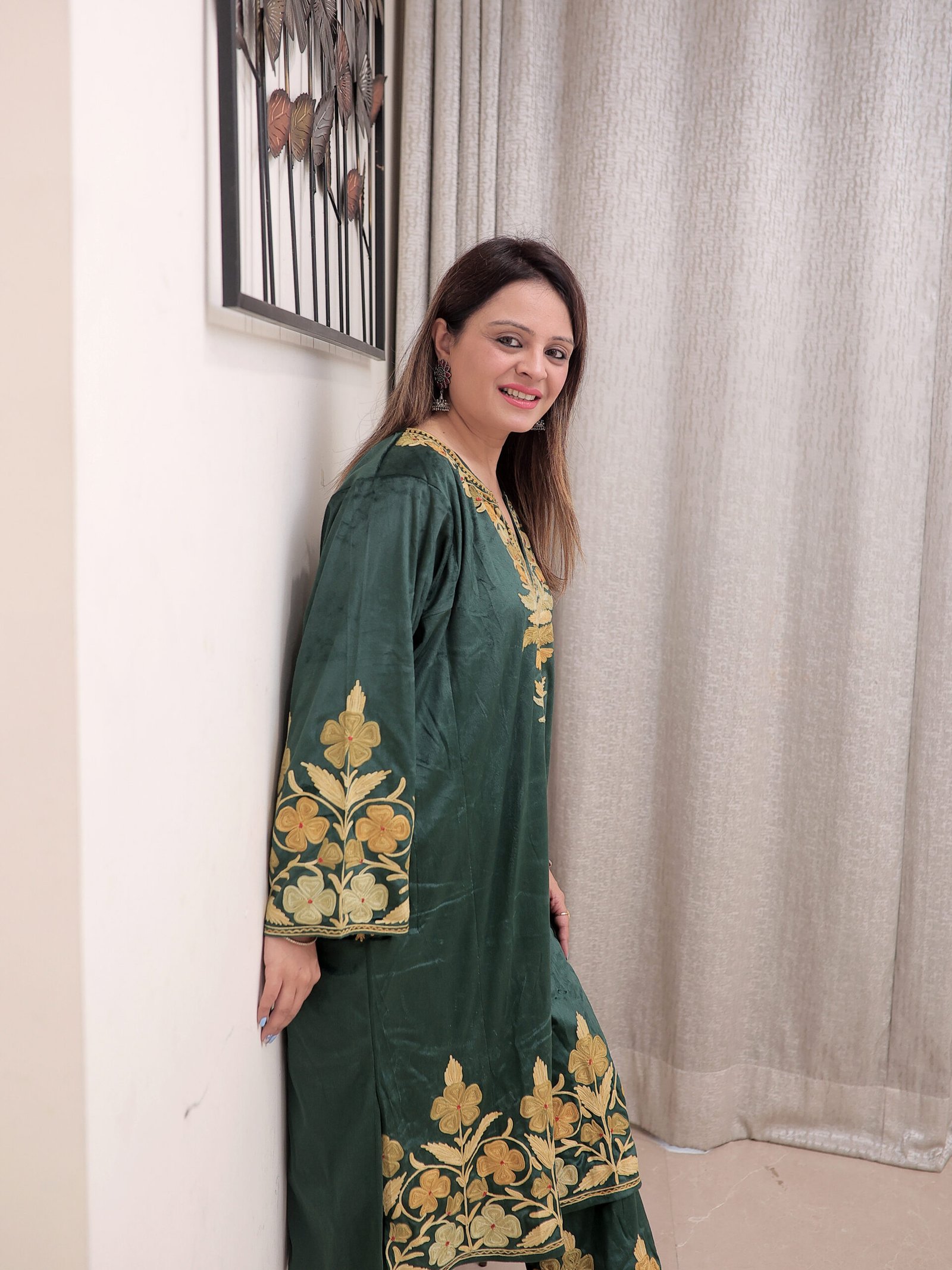 Green Velvet Pheran Co-Ords - Image 3