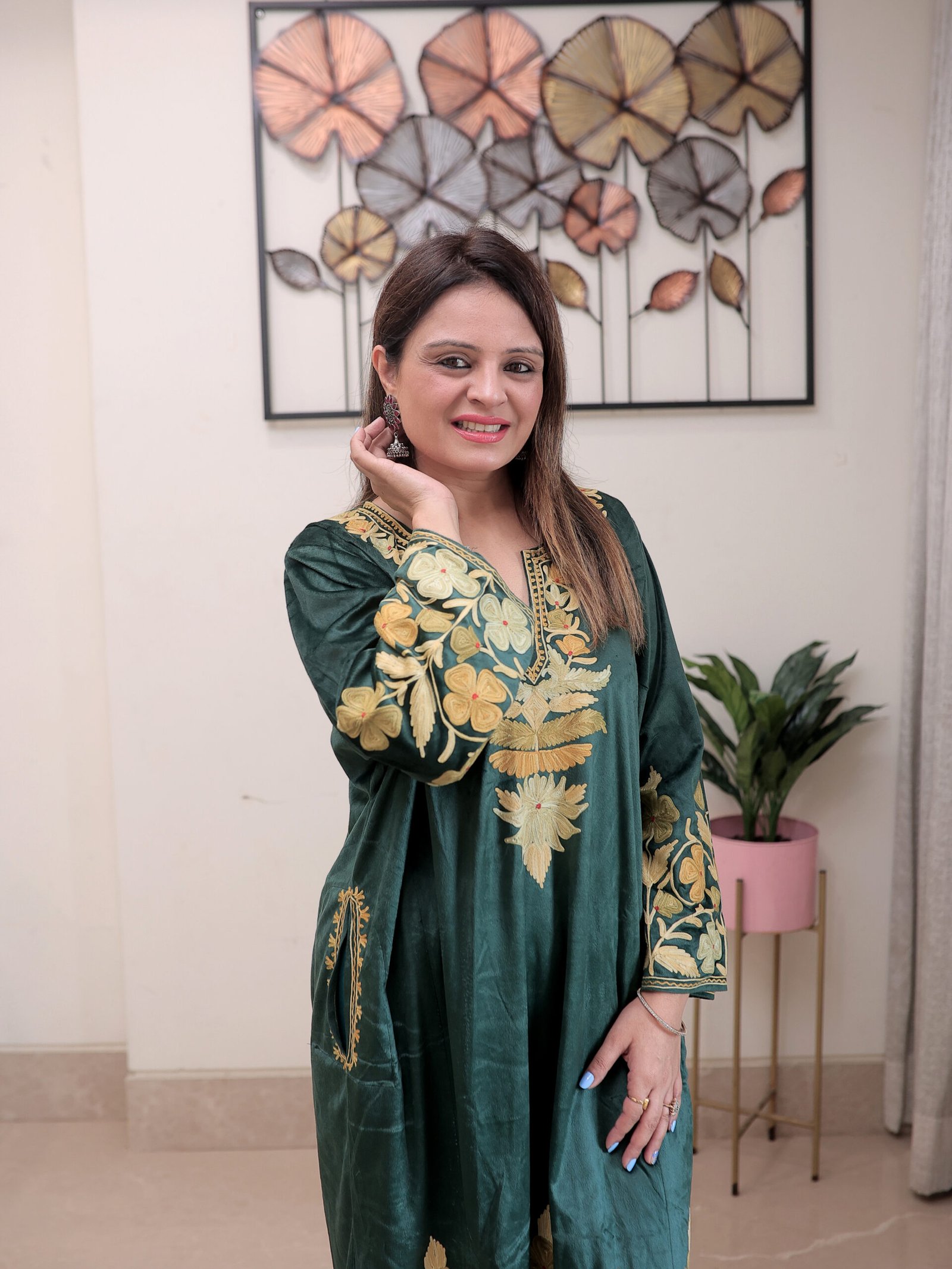 Green Velvet Pheran Co-Ords - Image 2