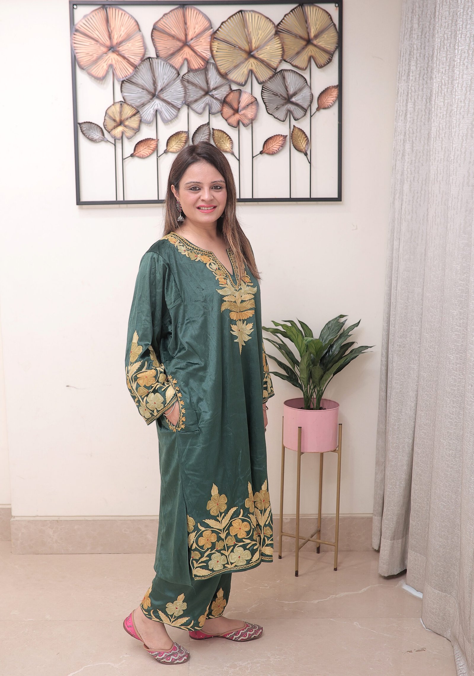 Green Velvet Pheran Co-Ords - Image 5